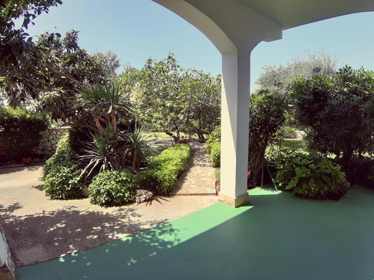F• R• I• E• N• D• S• Bed & Breakfast โนวาลยา ภายนอก รูปภาพ
