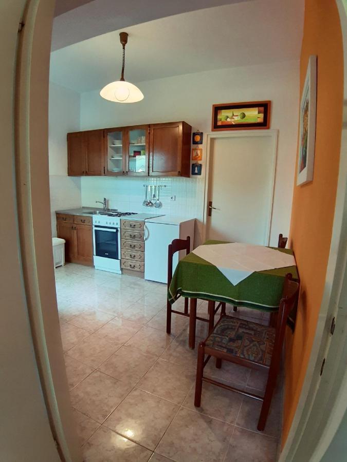F• R• I• E• N• D• S• Bed & Breakfast โนวาลยา ภายนอก รูปภาพ